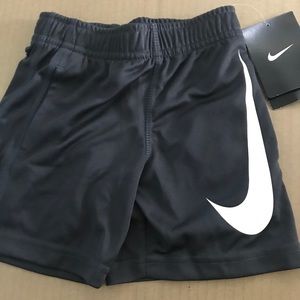 Nike Boys Performance Shorts 2T
